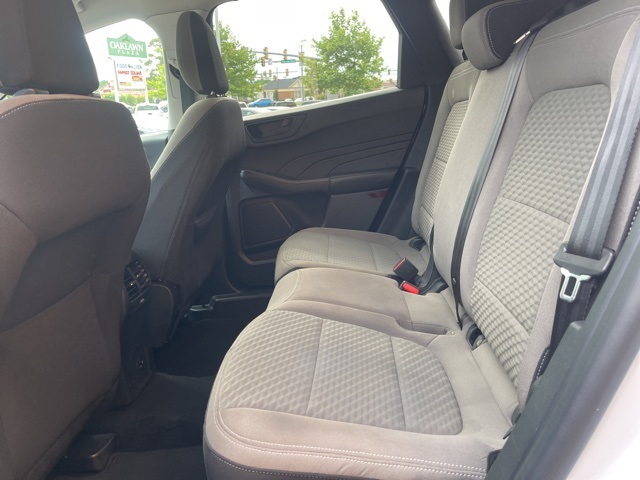 Vehicle image 15 of 17