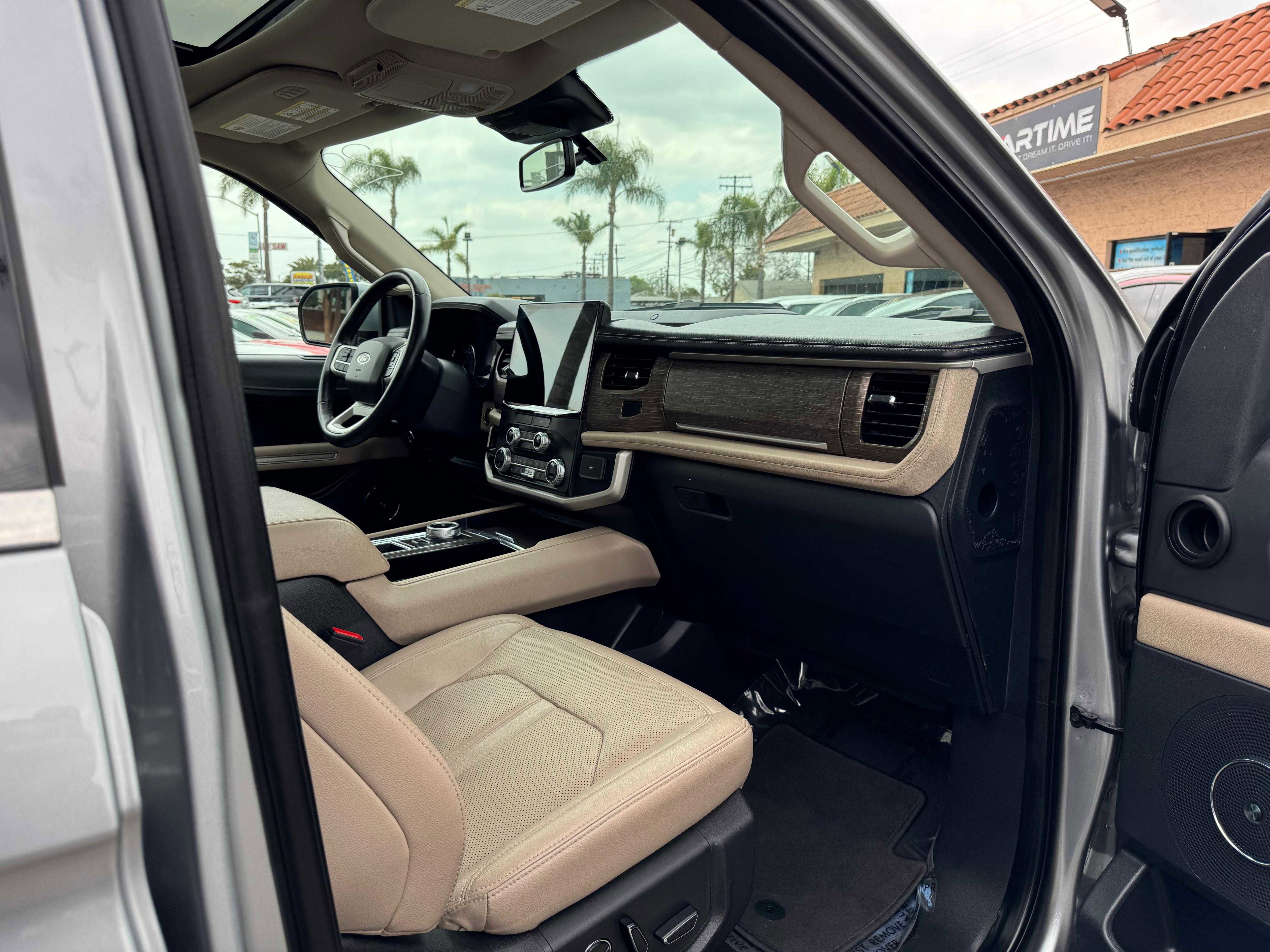 Vehicle image 55 of 92