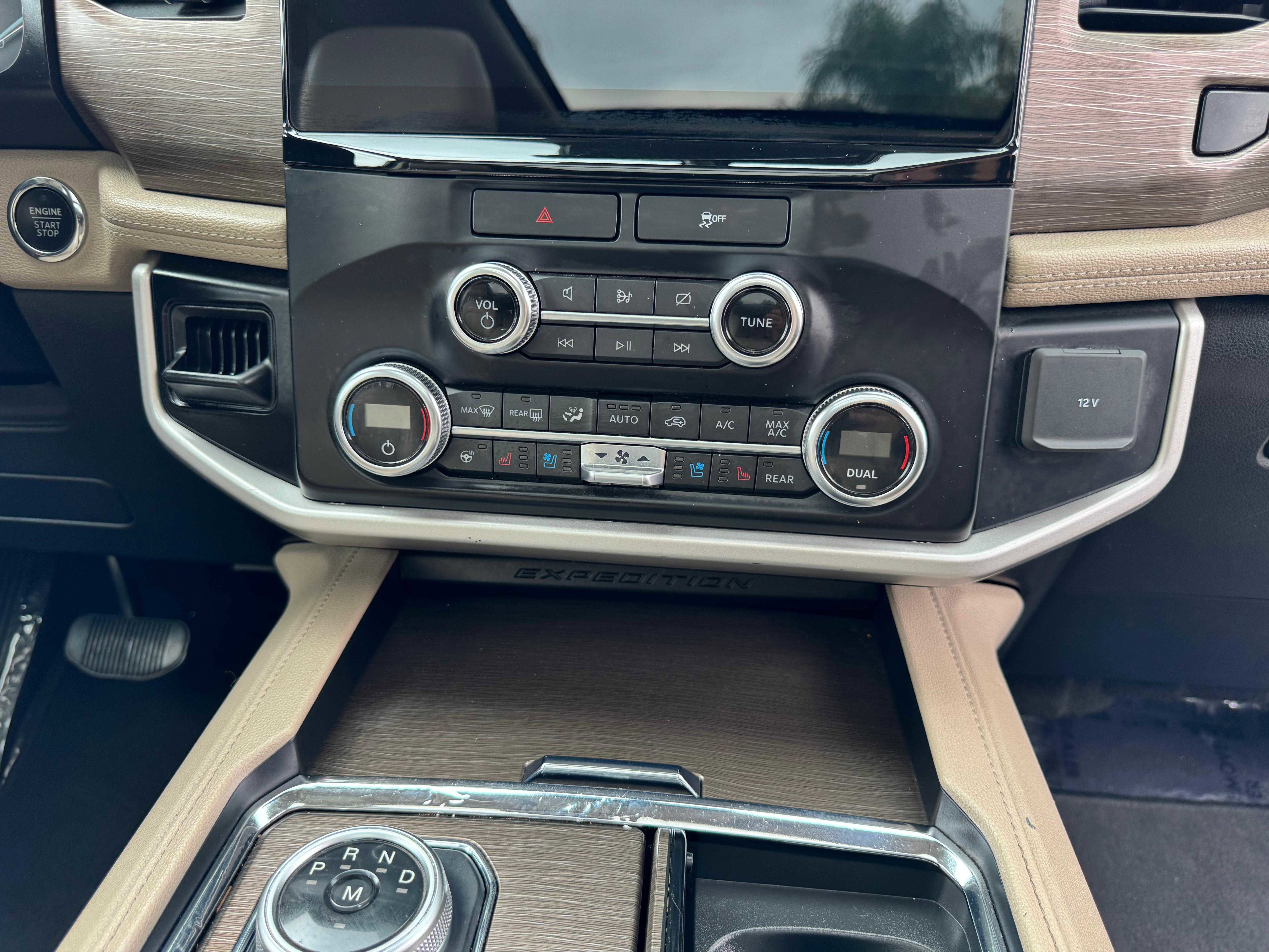 Vehicle image 66 of 92