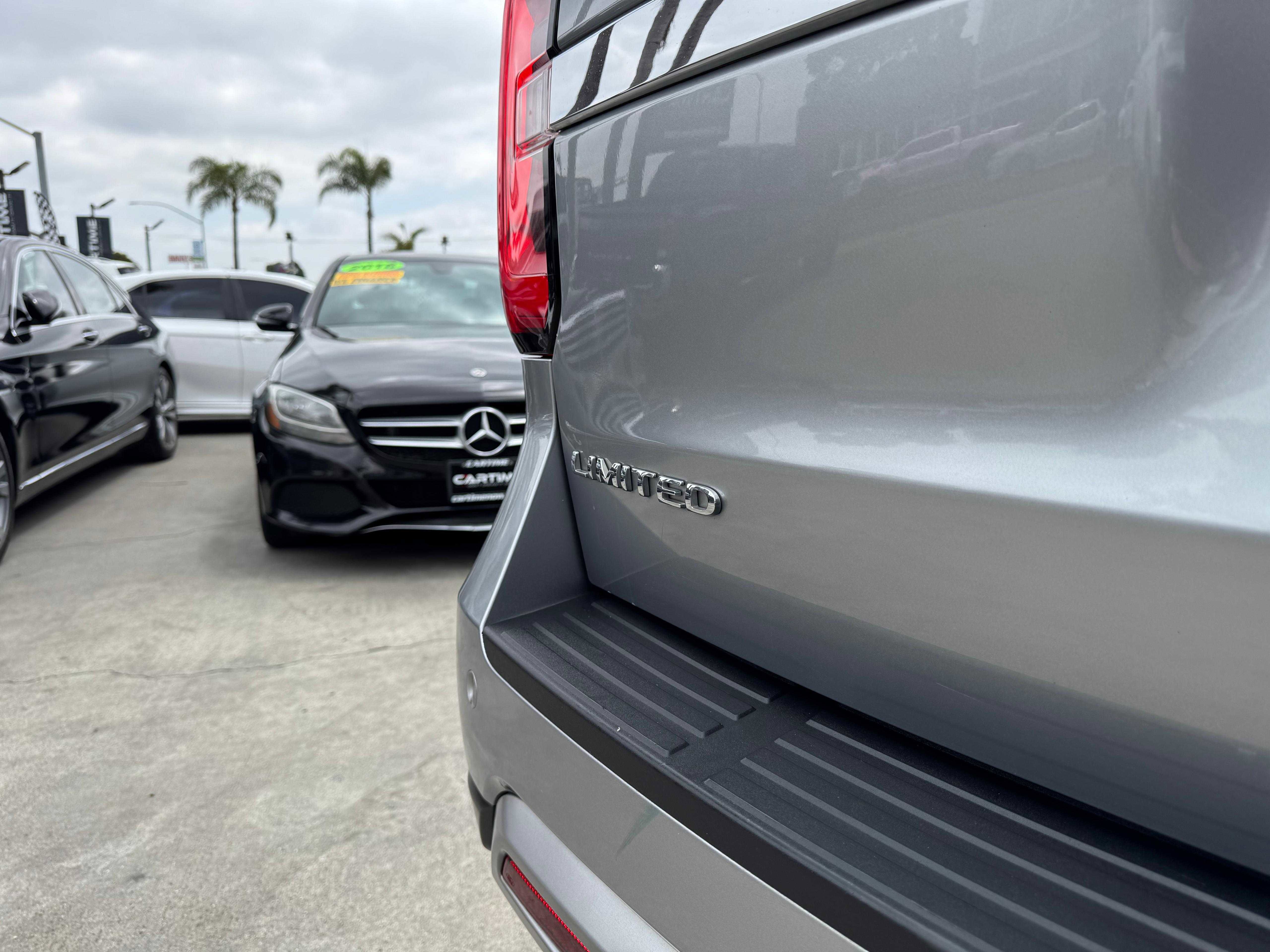 Vehicle image 11 of 92