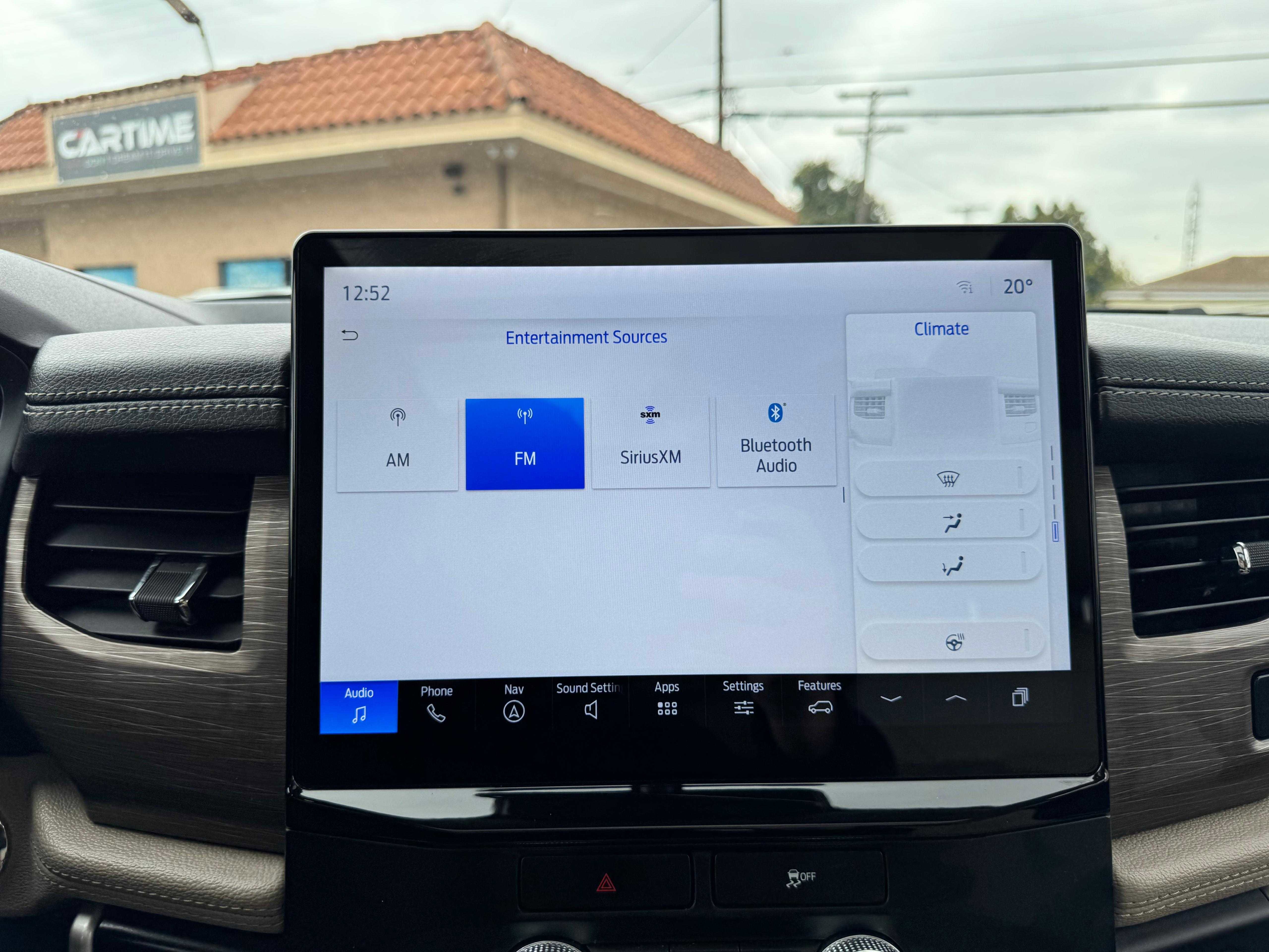 Vehicle image 68 of 92