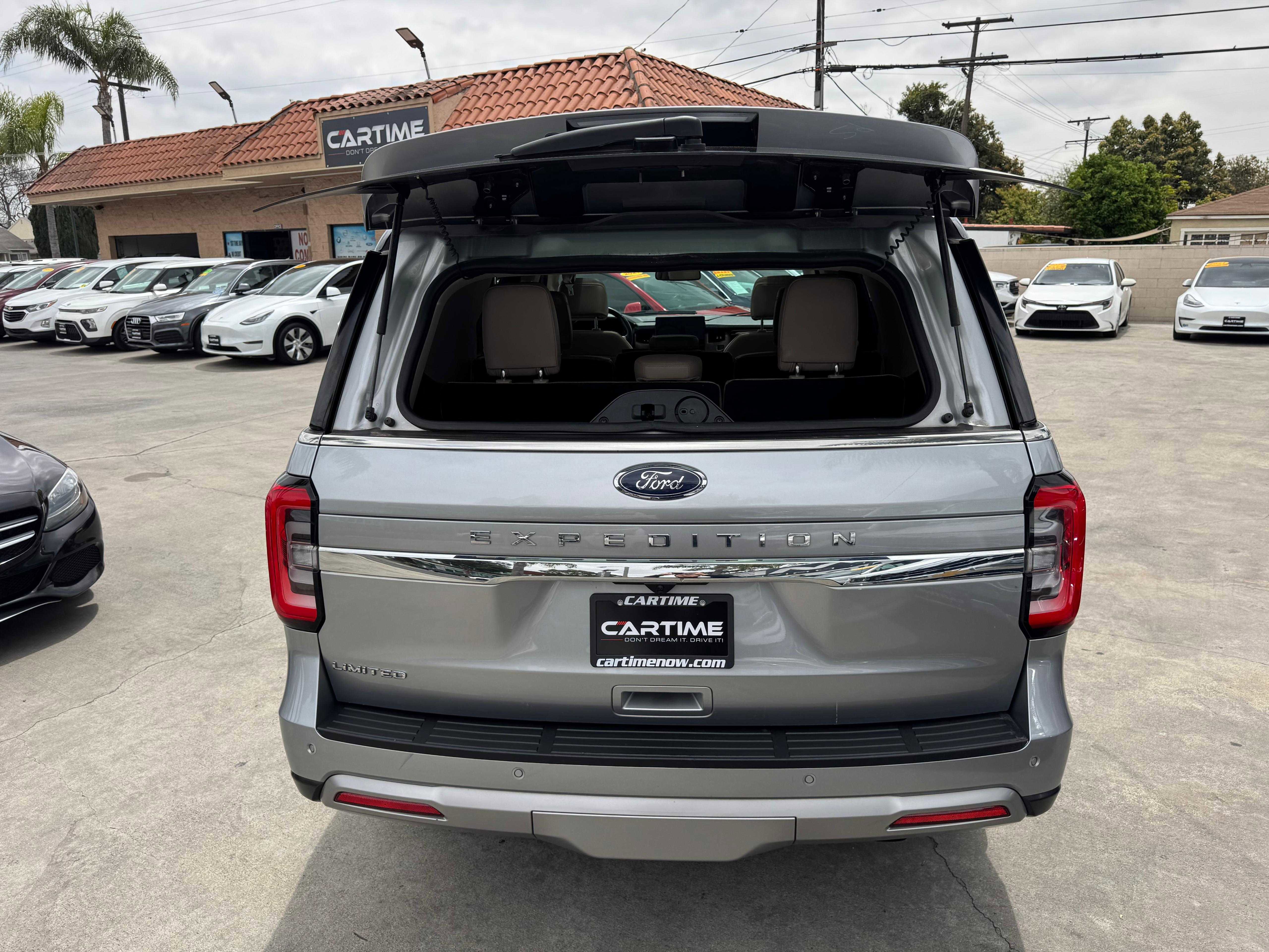 Vehicle image 13 of 92