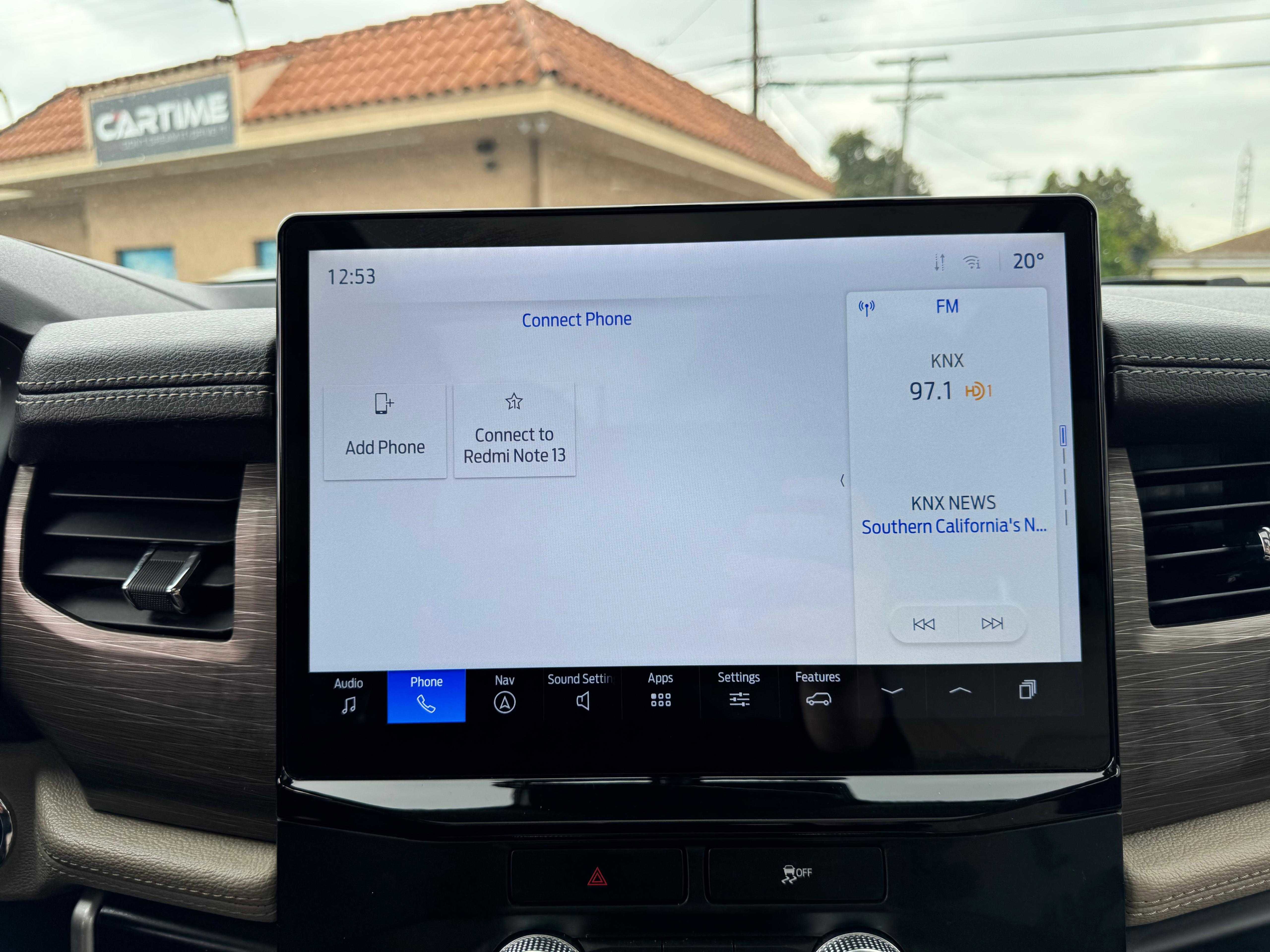 Vehicle image 73 of 92