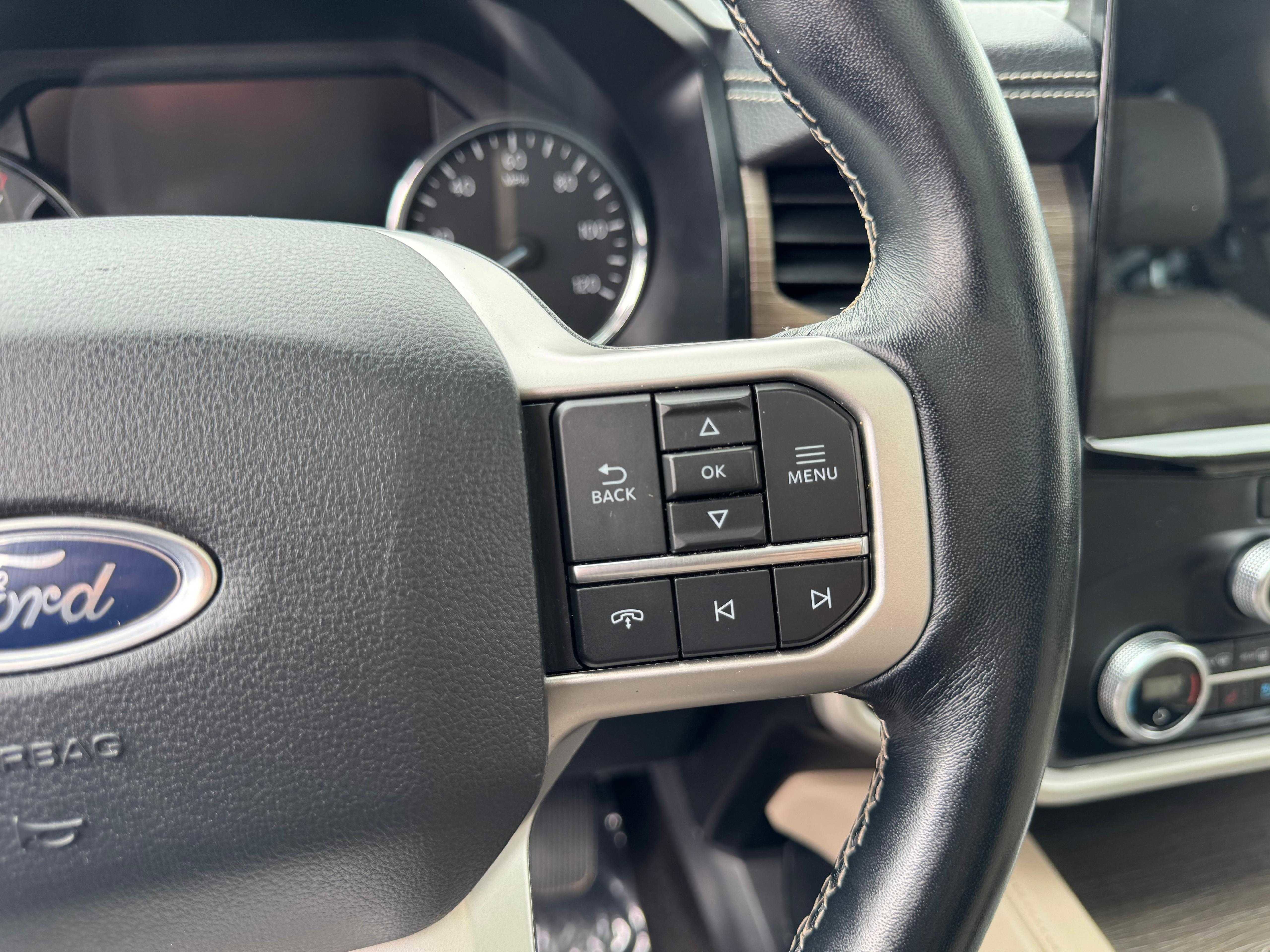 Vehicle image 37 of 92
