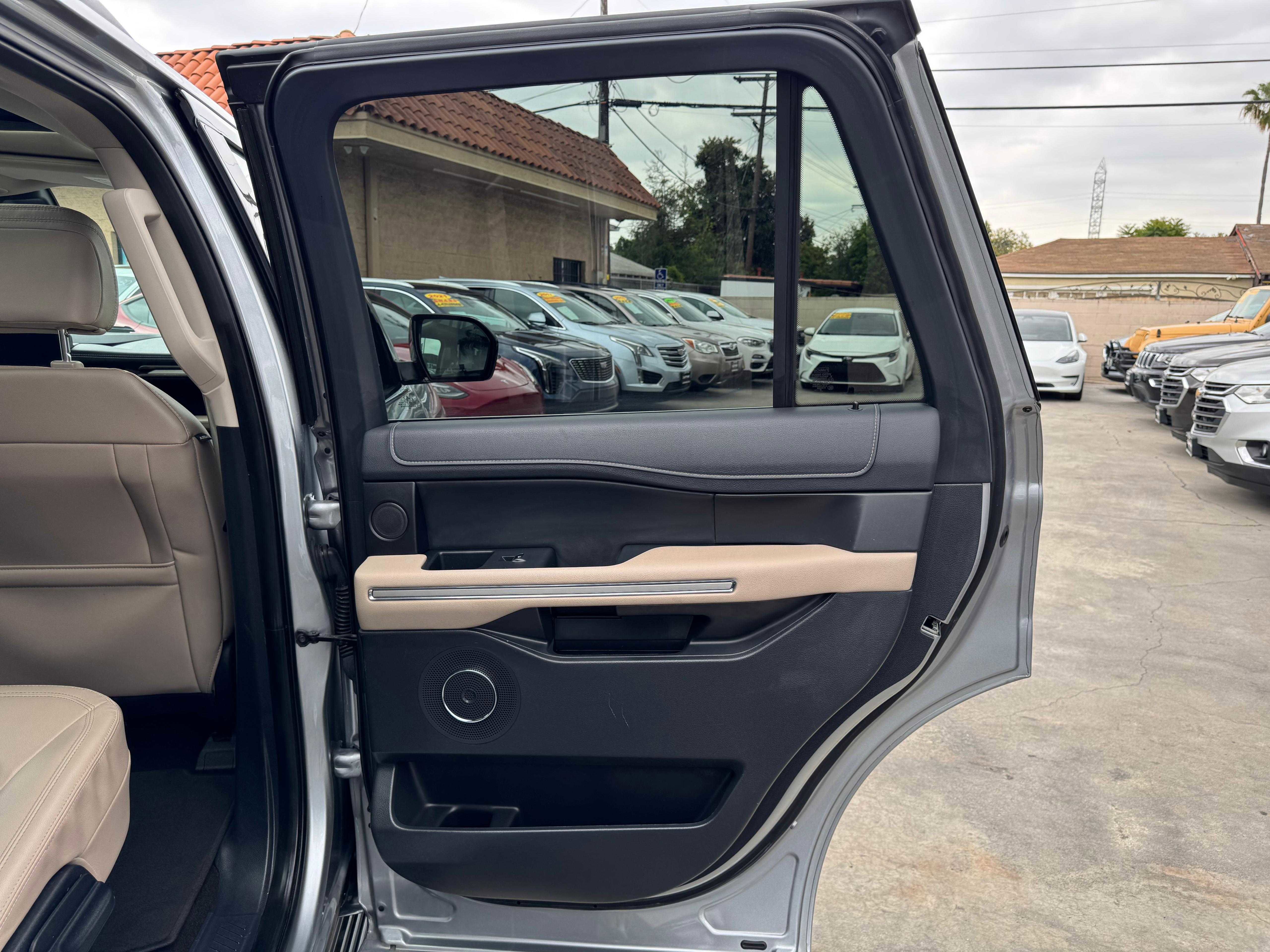 Vehicle image 53 of 92