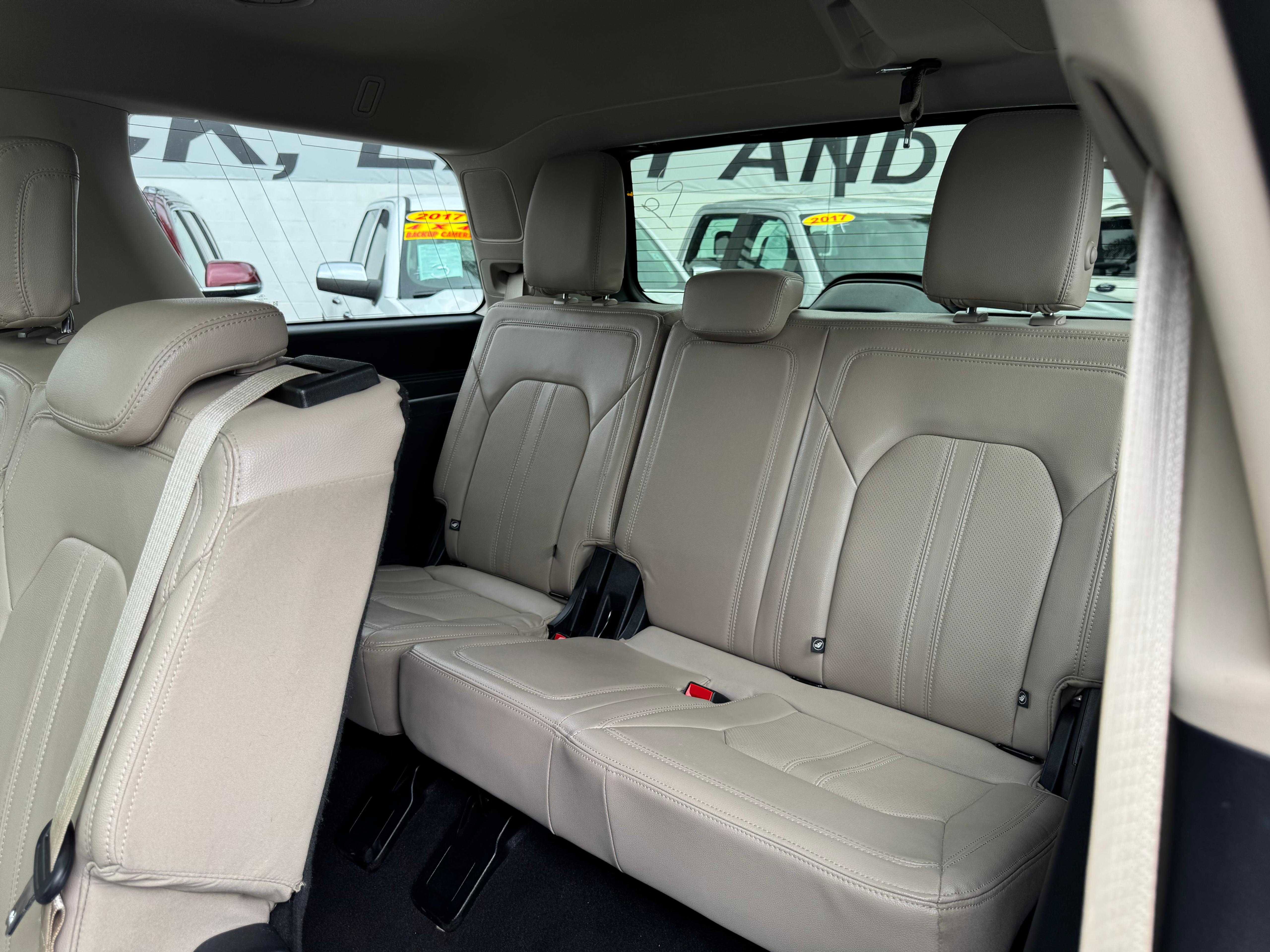 Vehicle image 44 of 92