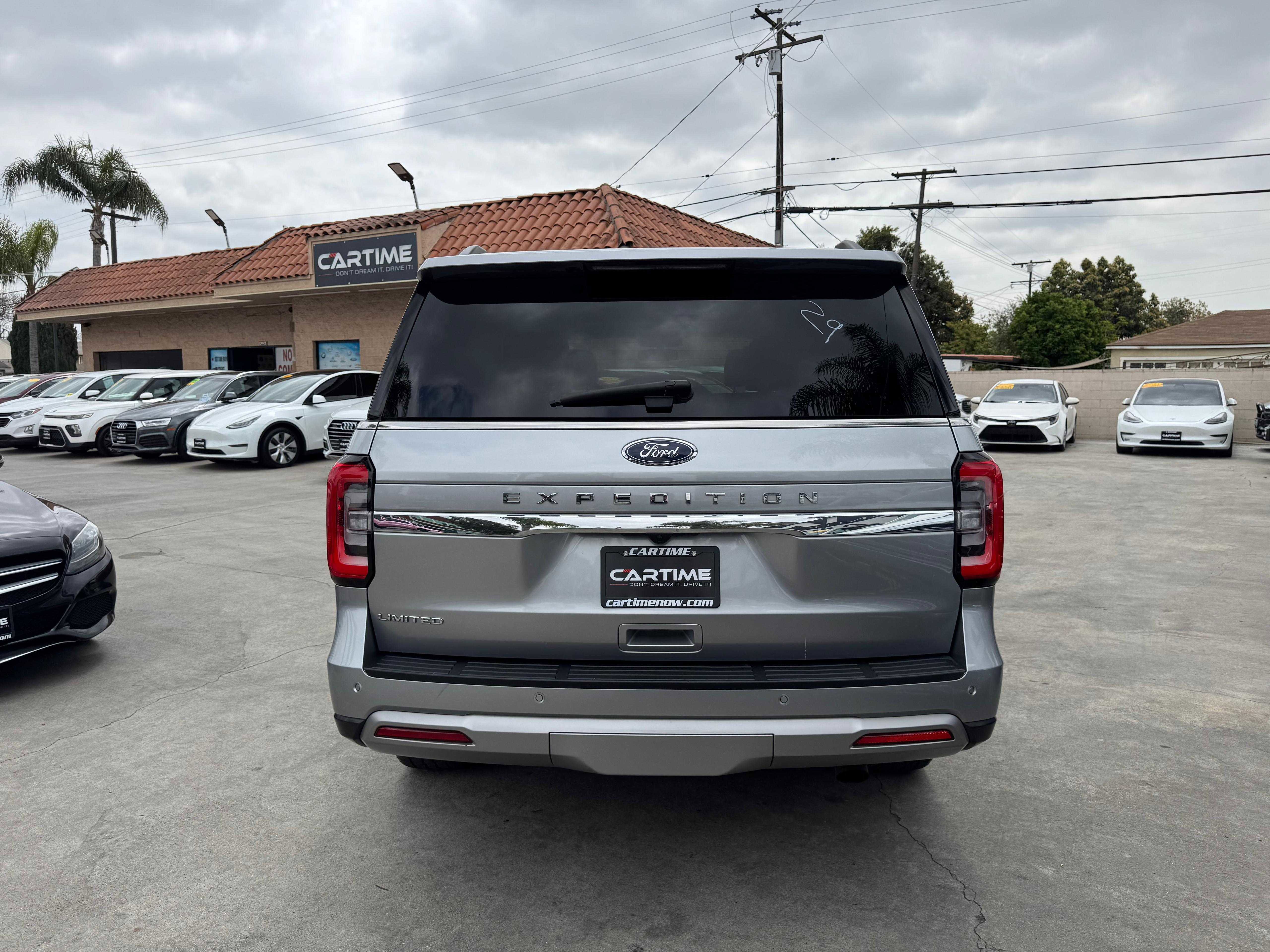 Vehicle image 7 of 92