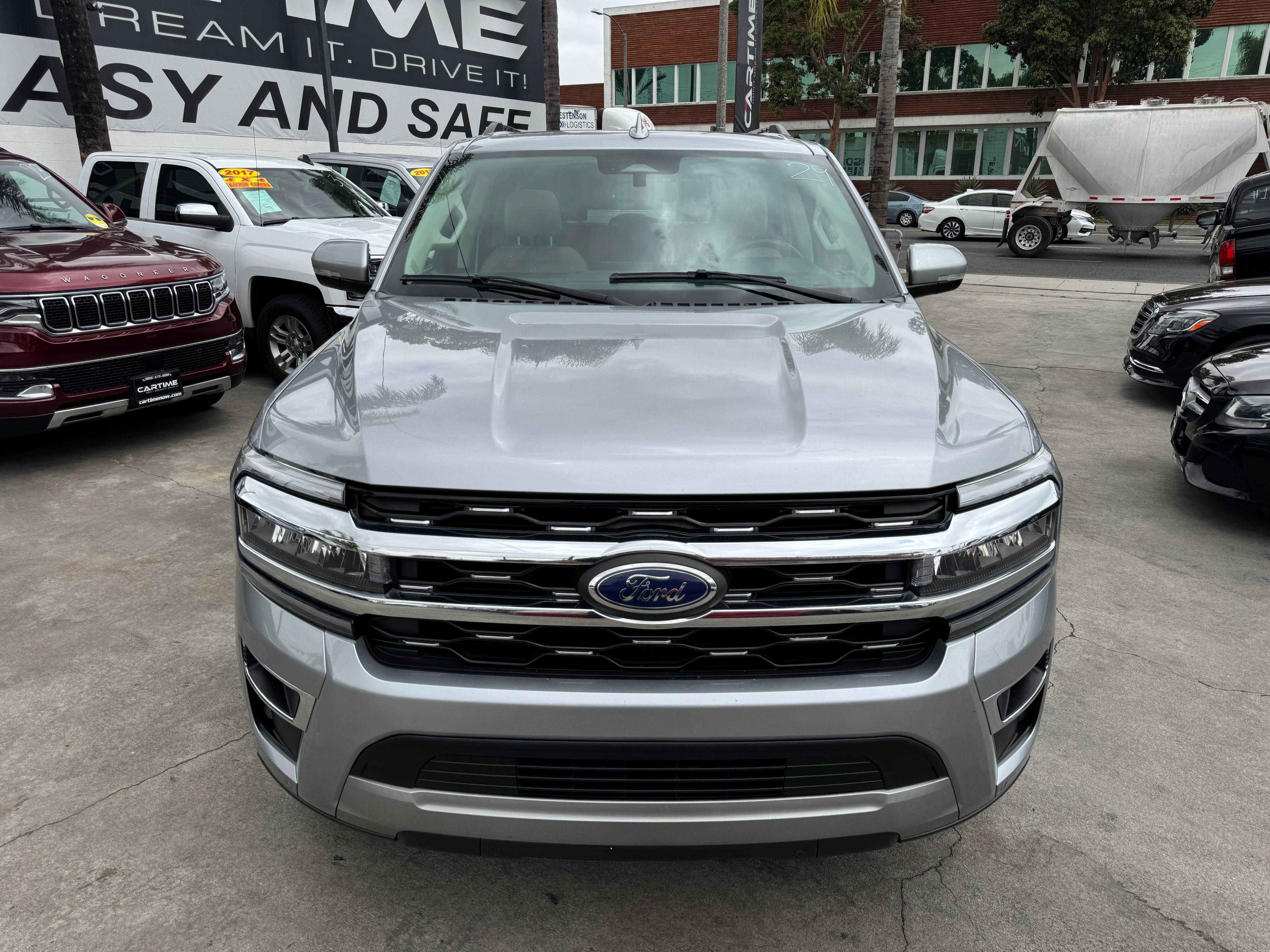 Vehicle image 24 of 92