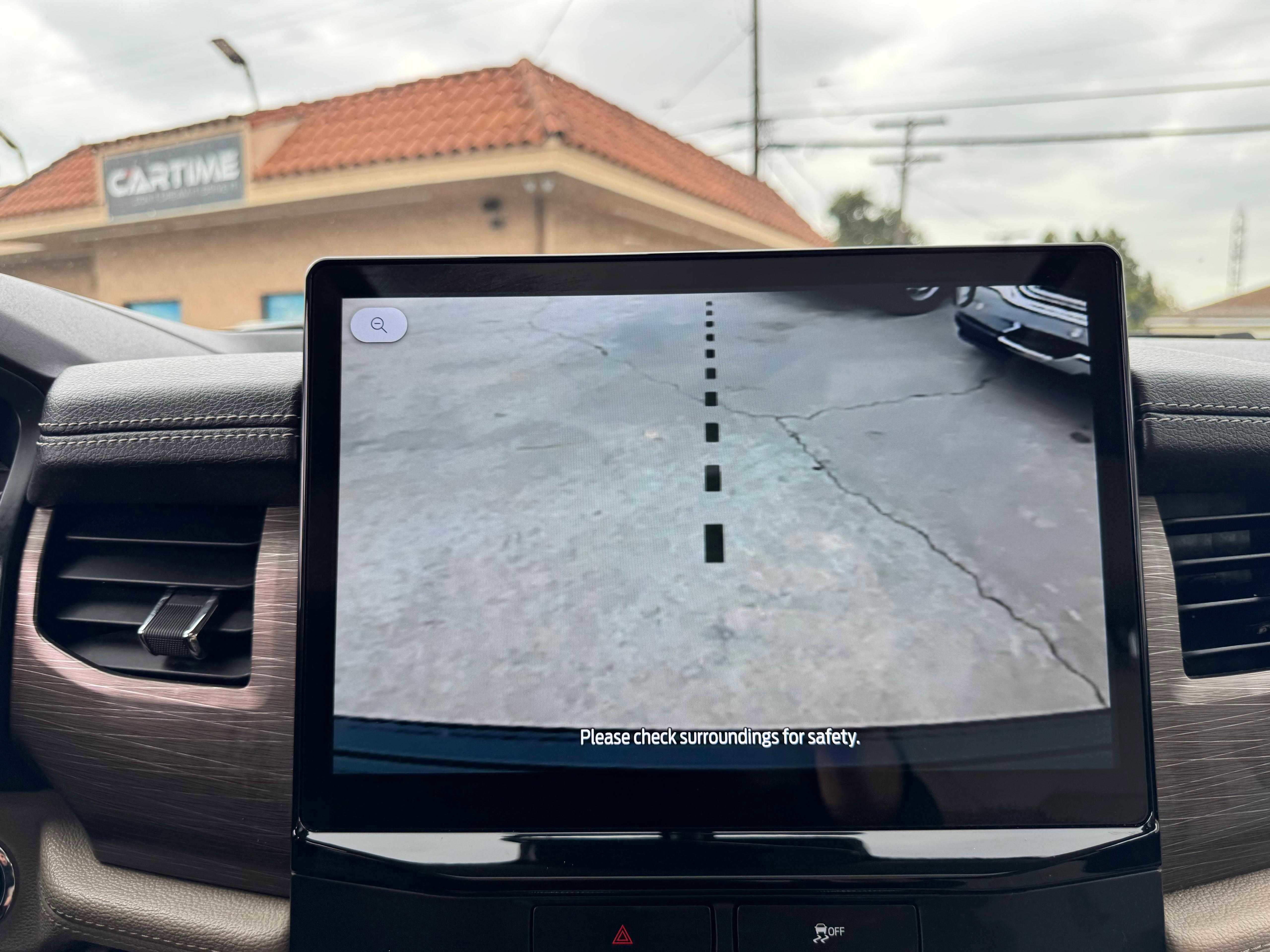 Vehicle image 89 of 92
