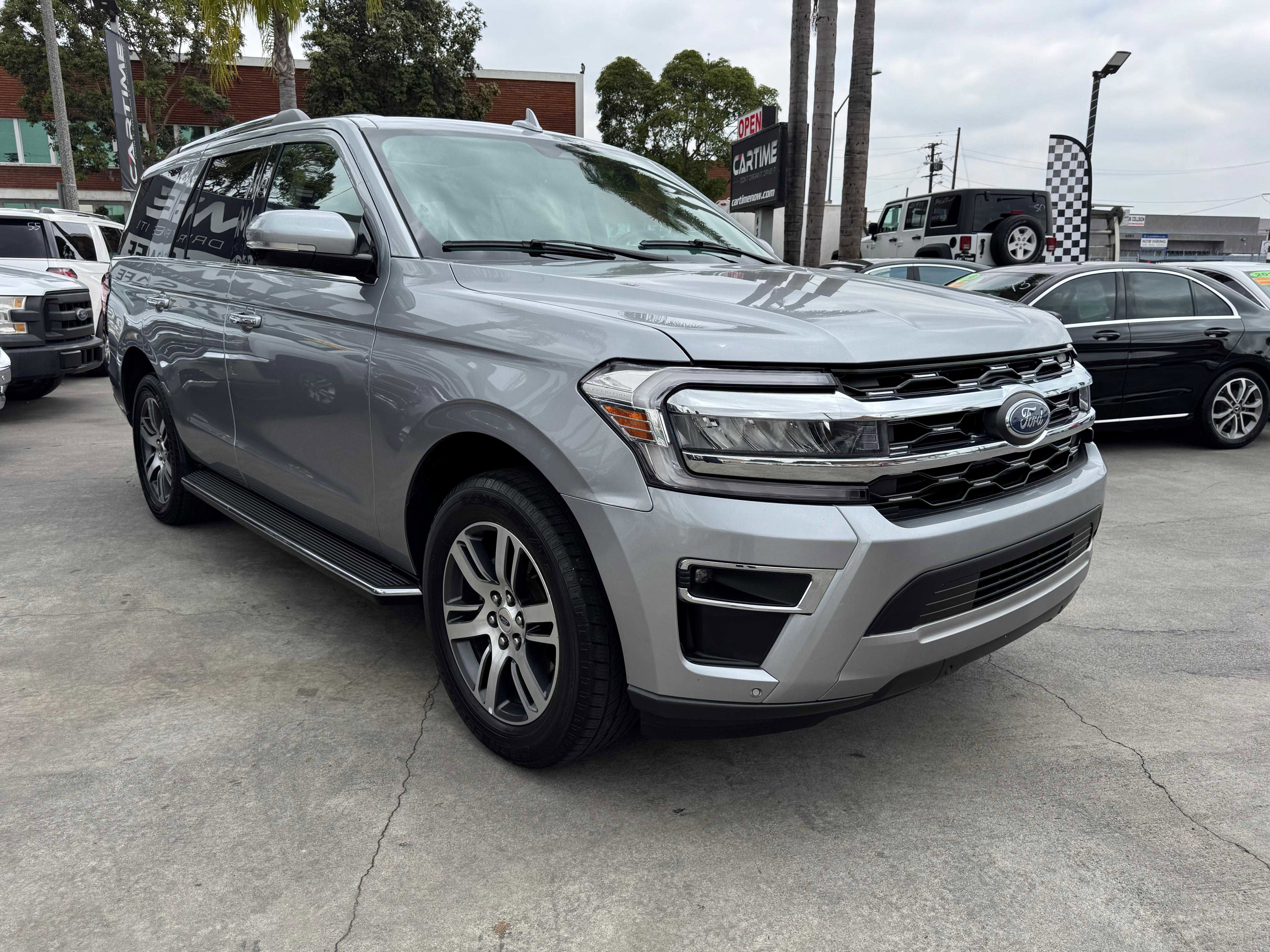 Vehicle image 25 of 92