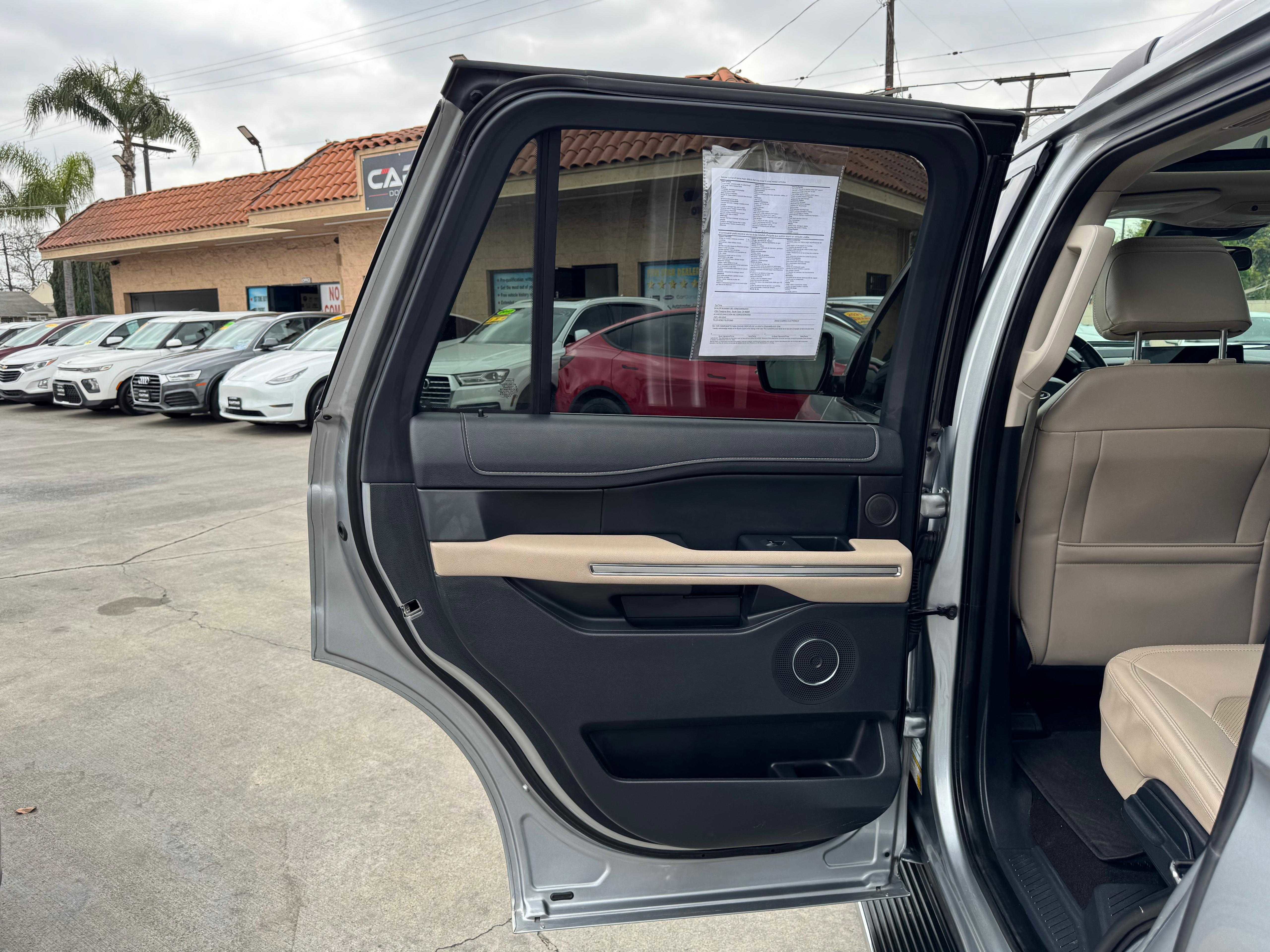 Vehicle image 47 of 92