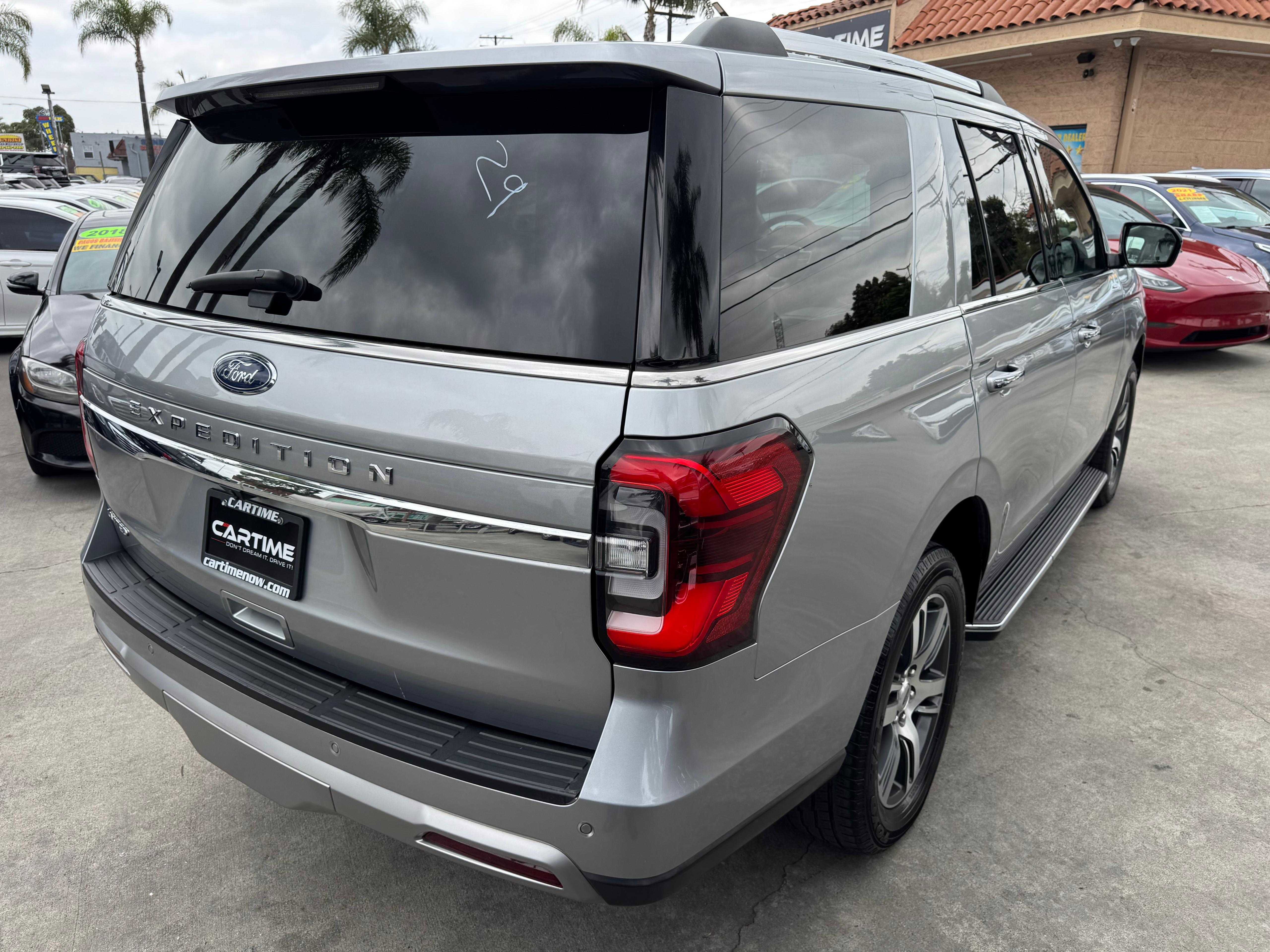 Vehicle image 19 of 92