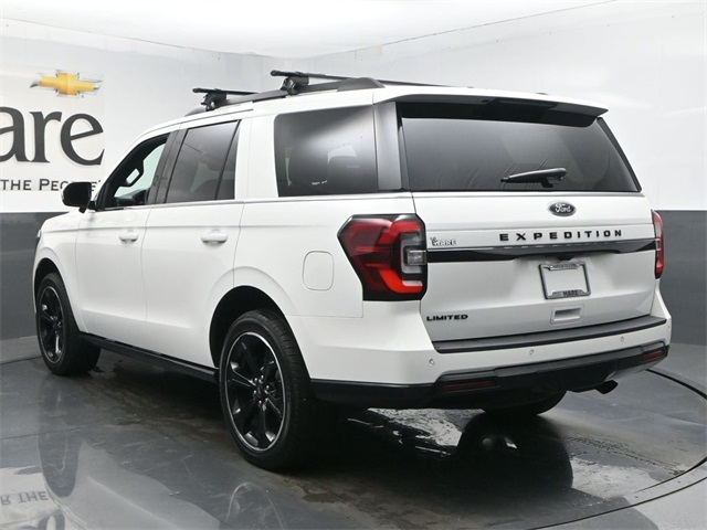 Vehicle image 32 of 61