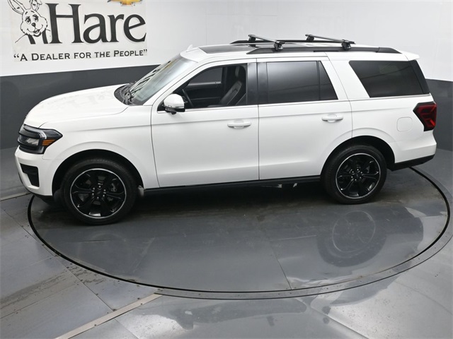 Vehicle image 2 of 61