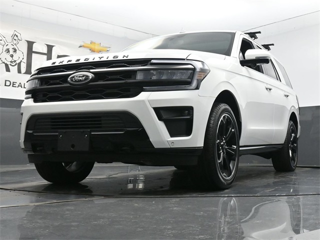 Vehicle image 8 of 61