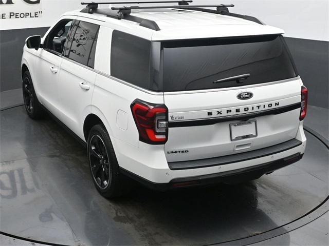 Vehicle image 33 of 61