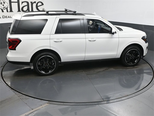 Vehicle image 22 of 61