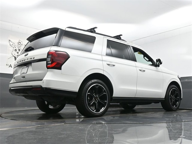 Vehicle image 26 of 61