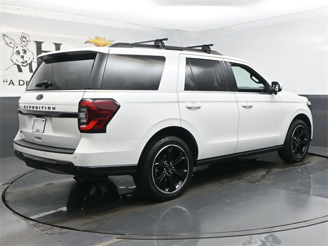 Vehicle image 24 of 61
