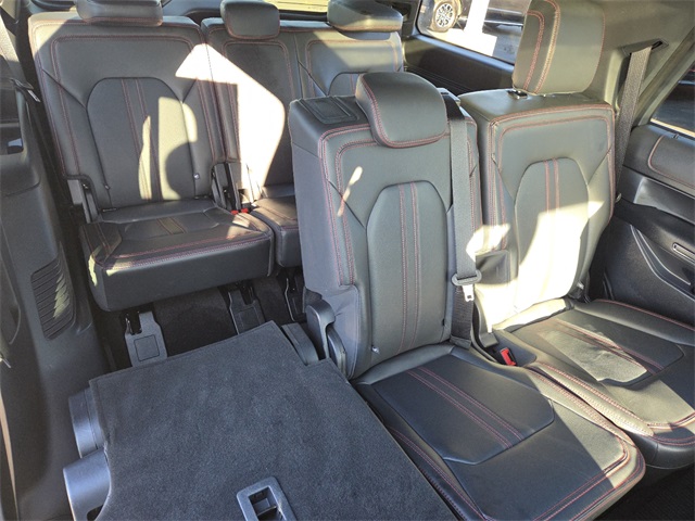 2022 Ford Expedition Limited Image 15 of 40