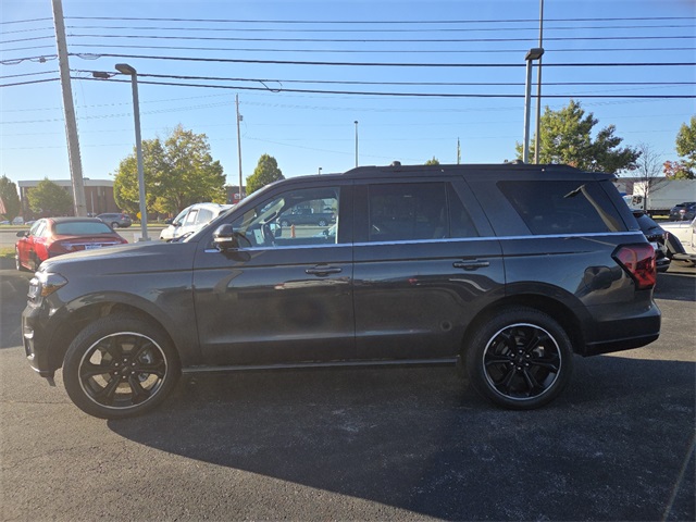 2022 Ford Expedition Limited Image 9 of 40