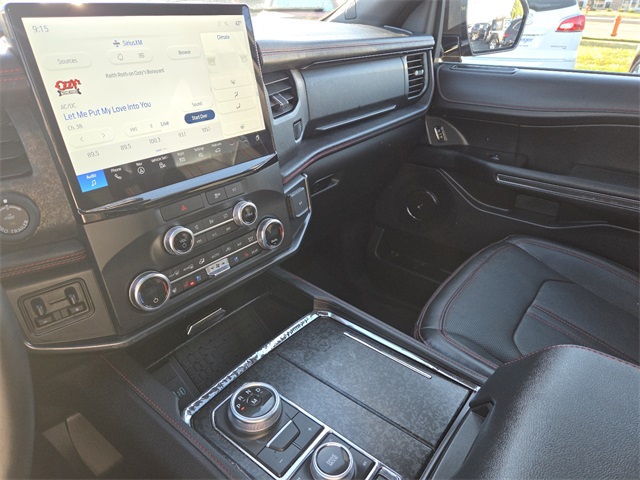 2022 Ford Expedition Limited Image 35 of 40