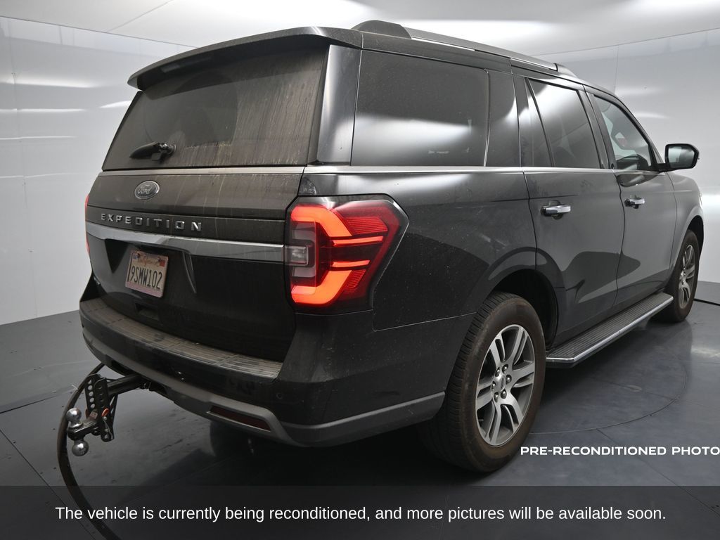 2022 Ford Expedition Limited Image 4 of 8