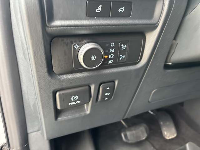 2022 Ford Expedition Limited Image 23 of 36