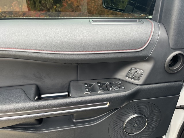 2022 Ford Expedition Limited Image 22 of 36