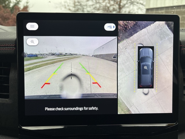 2022 Ford Expedition Limited Image 17 of 36