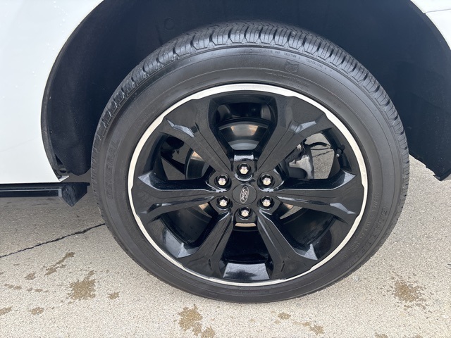 2022 Ford Expedition Limited Image 9 of 36