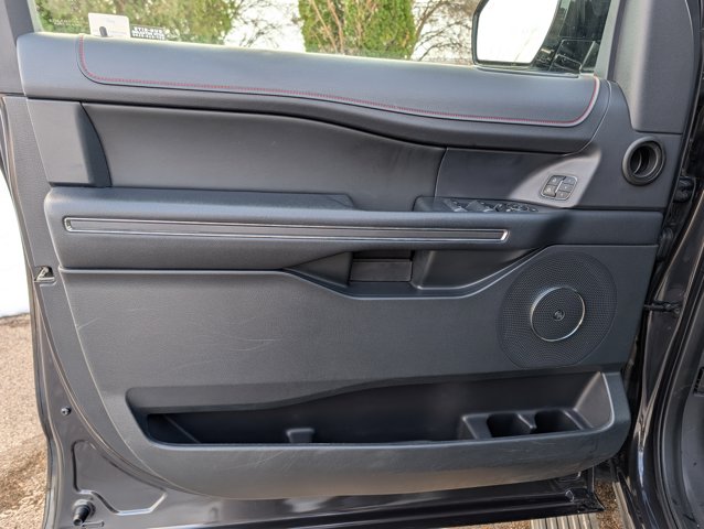 2022 Ford Expedition Limited Image 29 of 41