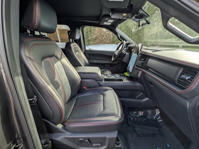 2022 Ford Expedition Limited Image 13 of 41