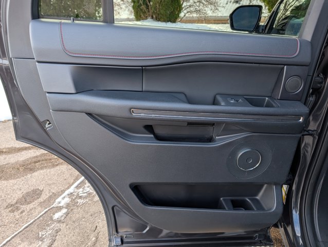 2022 Ford Expedition Limited Image 30 of 41