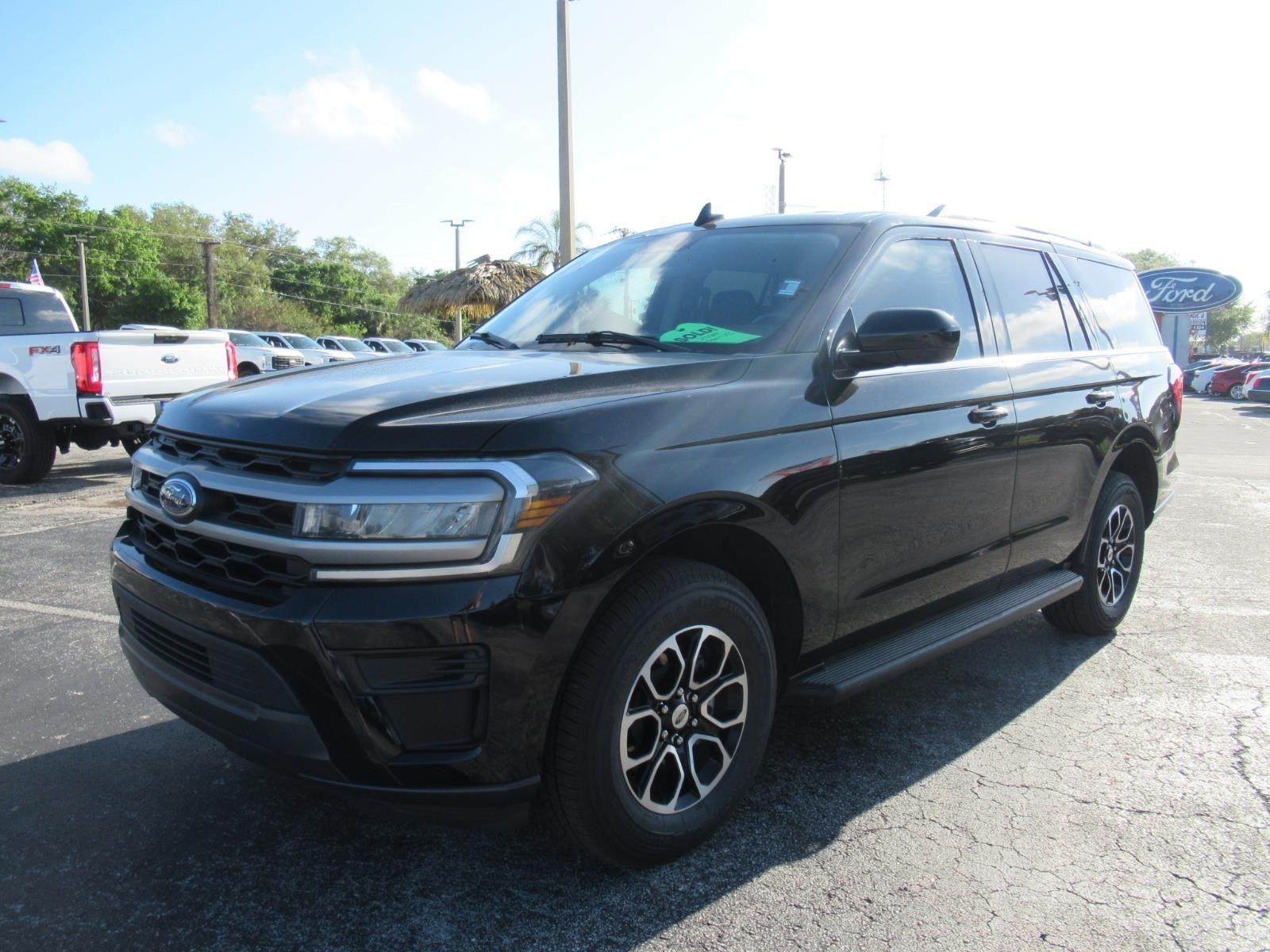 2022 Ford Expedition XL Image 1 of 33
