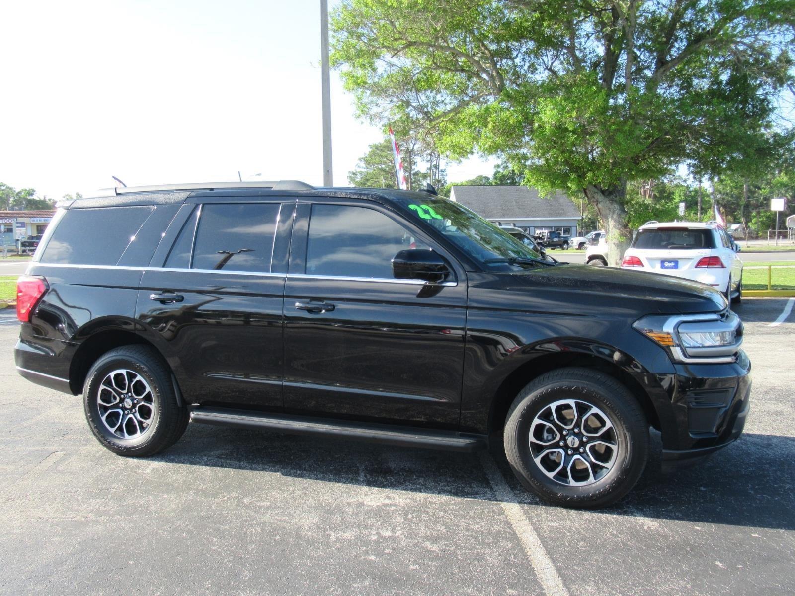 2022 Ford Expedition XL Image 3 of 33