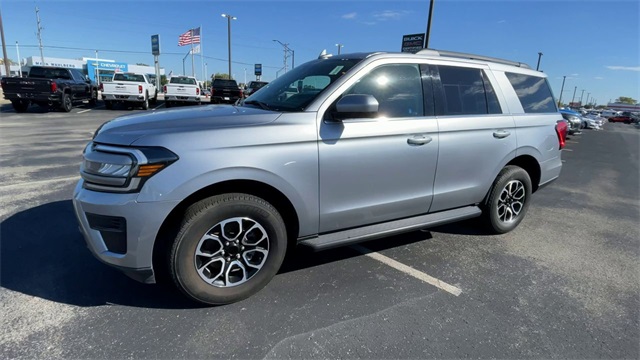 2022 Ford Expedition XLT Image 6 of 25