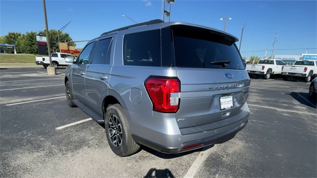 2022 Ford Expedition XLT Image 8 of 25