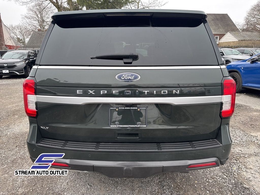 Vehicle image 12 of 40