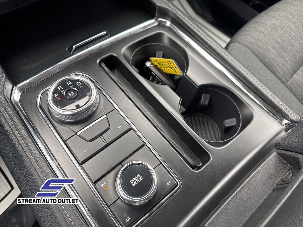 Vehicle image 26 of 40