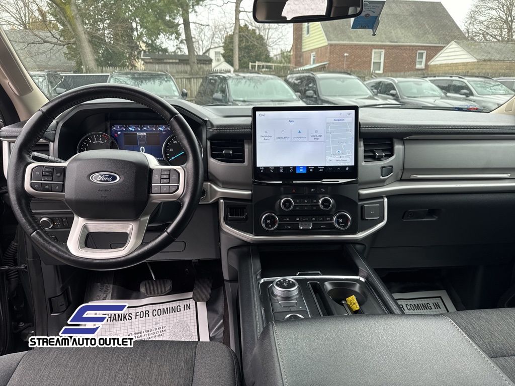 Vehicle image 27 of 40
