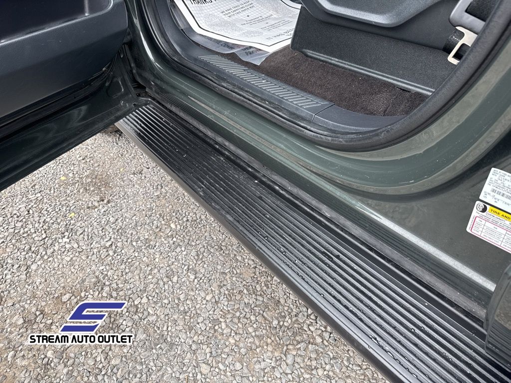 Vehicle image 14 of 40
