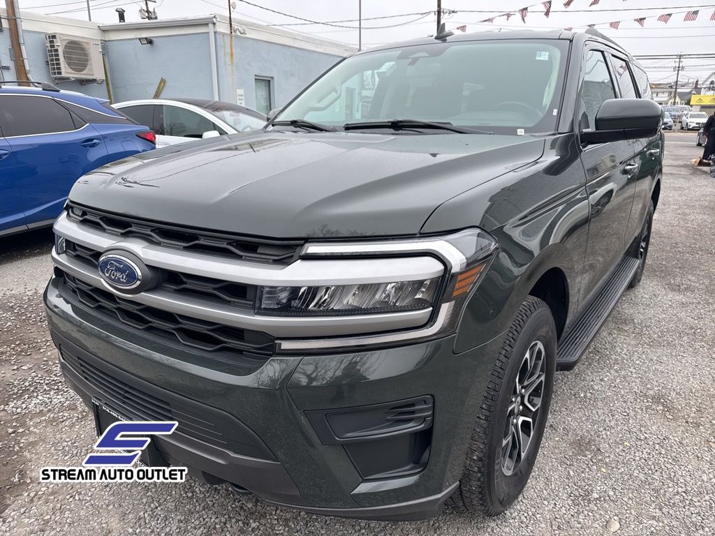 Vehicle image 7 of 40