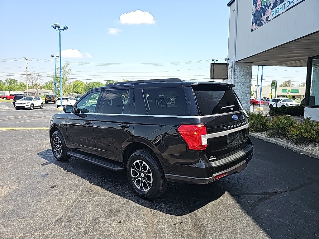Vehicle image 8 of 29