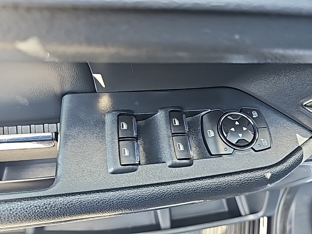 Vehicle image 19 of 29