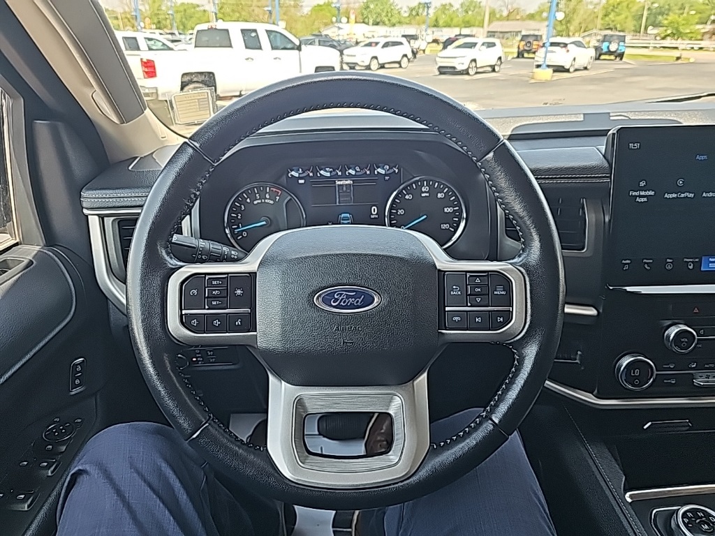 Vehicle image 21 of 29