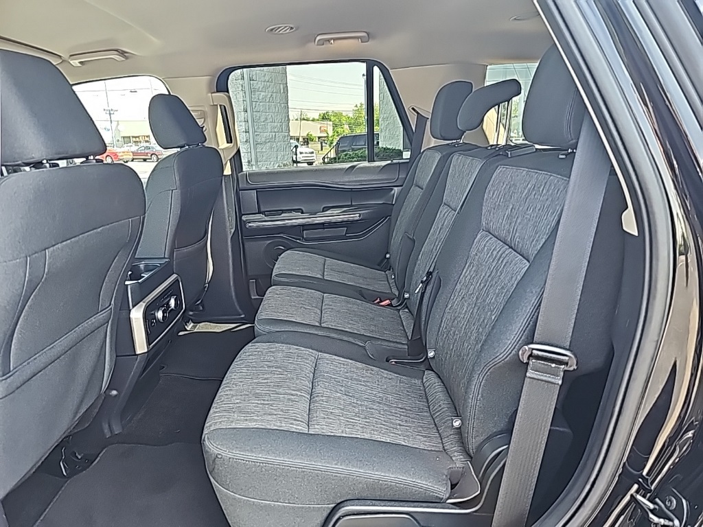 Vehicle image 14 of 29