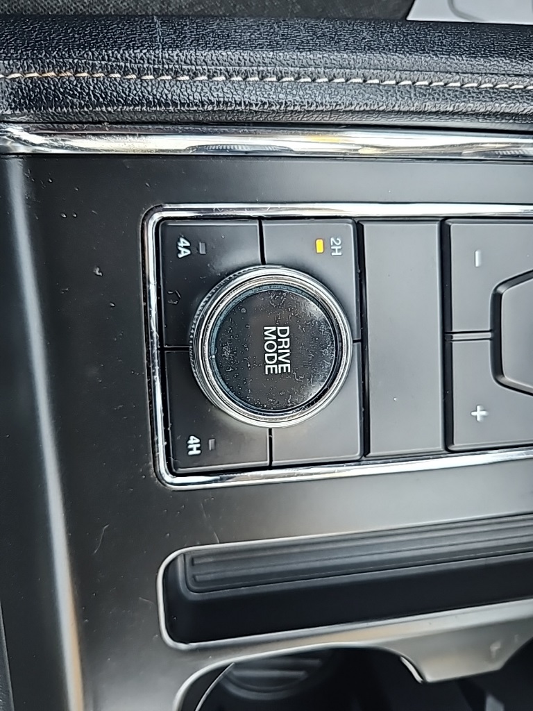 Vehicle image 28 of 29