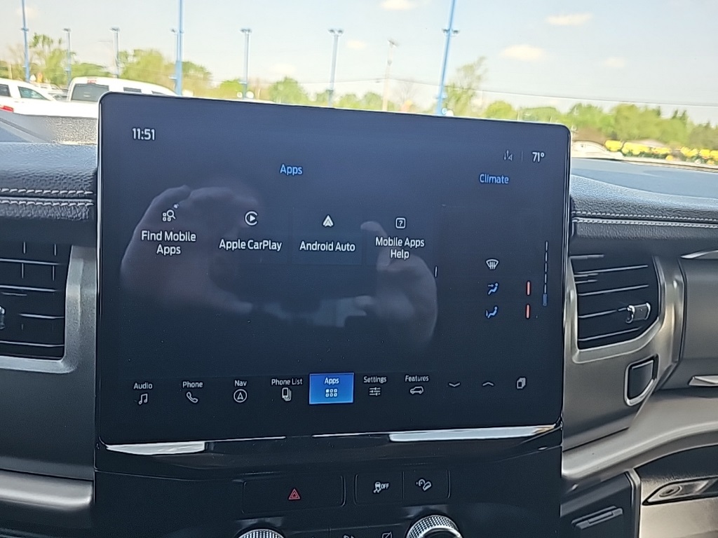 Vehicle image 25 of 29