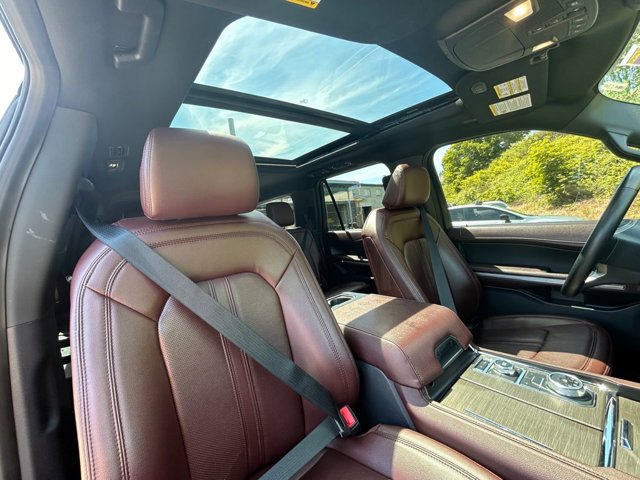 Vehicle image 26 of 39